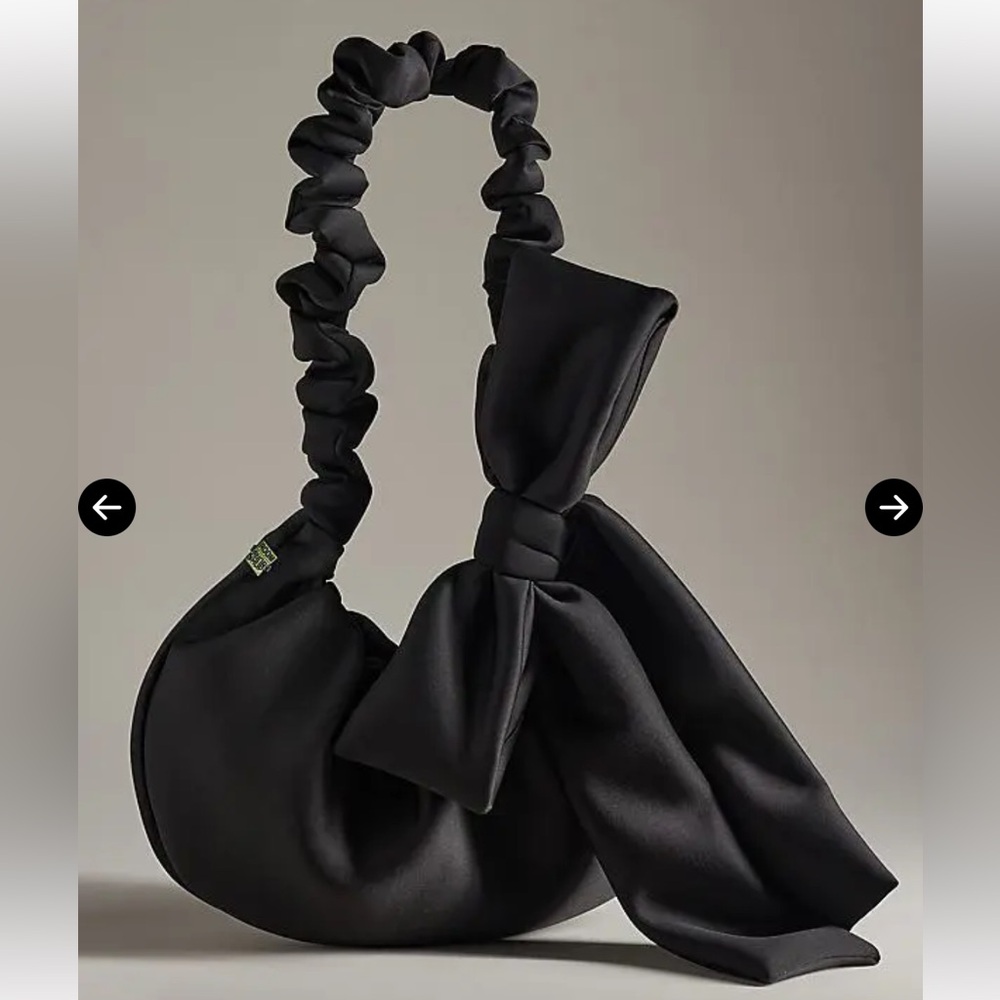 Stylish Black Crossbody Bag with Bow Detail